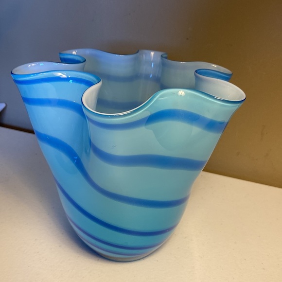 Hand Blown Handkerchief Vase - Picture 2 of 6